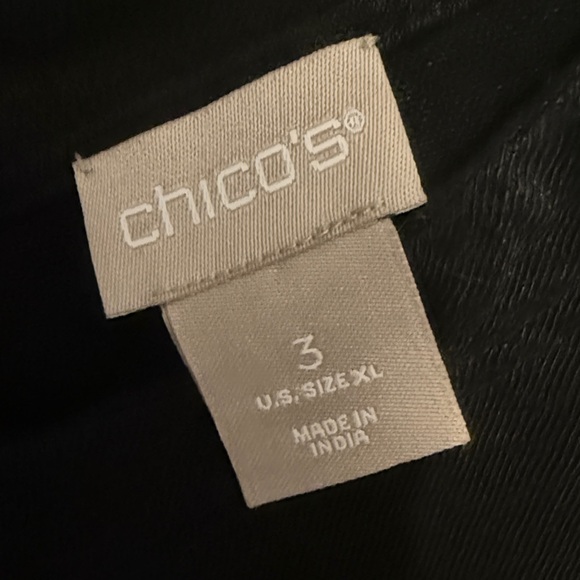 Chico's Black V-Neck Top with embroidered elephant size 3 - Picture 2 of 6